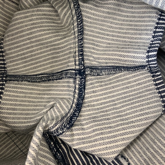 🌷VANS High Rise Navy Blue And White Striped Shorts Size 26 - Picture 9 of 10